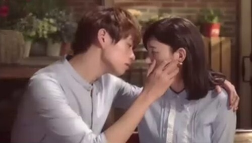 差点就吻上了！孙祺龙贴心安慰紫仪粉红泡泡溢屏
