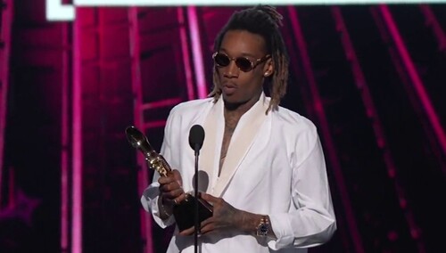 2016美国公告牌颁奖典礼：最佳100单曲 雅兹·卡利法ft.查理·普斯《See You Again》