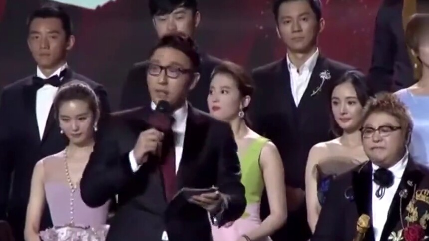 “仙剑三美”刘诗诗刘亦菲杨幂合体亮相引回忆 刘诗诗杨幂同台破不和传闻