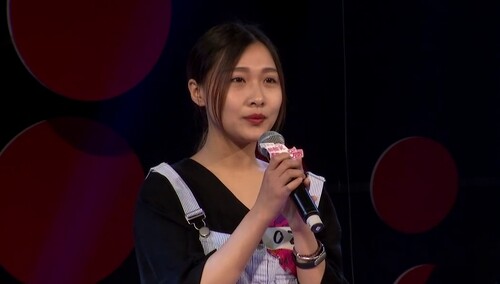 伍老师走神也犀利 妹子模仿何洁版本被吐槽