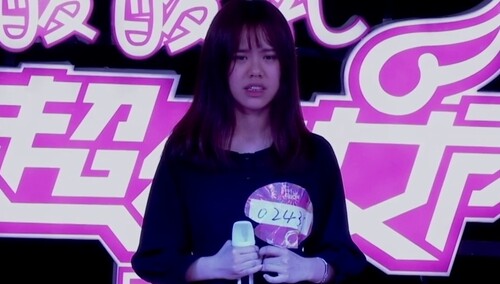 妹子貌似失眠演唱如梦游 评委焦急直呼醒醒