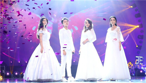 2016超女总决赛冠军之夜精华版：王金金方圆张晓钰圈9霸气开唱剑指冠军