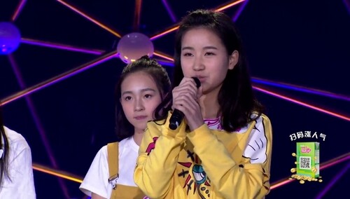 “笔杆”少女王心凌附体俏皮开唱 超强唱功脱颖而出