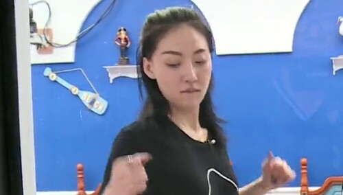王金金另类新玩伴！女王放电挑逗摄像头情话满满