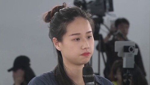 孟慧圆弹错吉他满心内疚 遭刘芳老师严厉点评望其进步