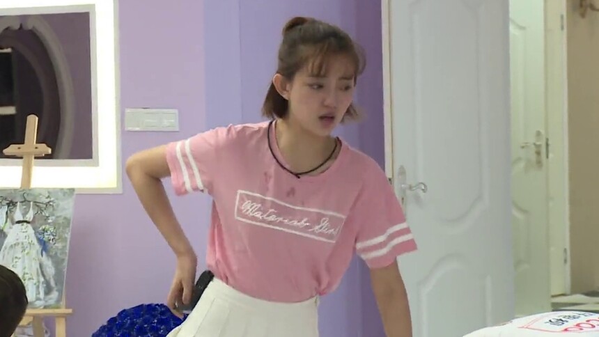 罗泽丽情绪崩溃痛哭不止 姜梓新周晨晞急送安慰