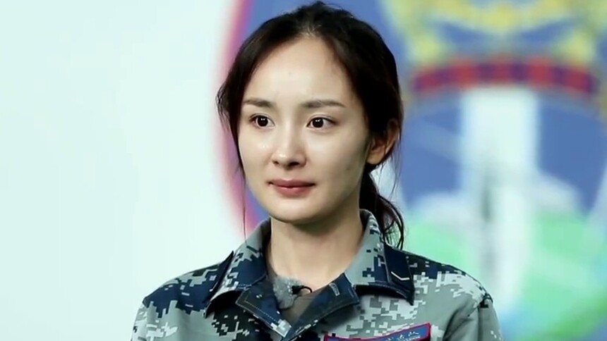 看佟丽娅如何拯救音痴幂 杨幂军歌跑调到灵魂出窍