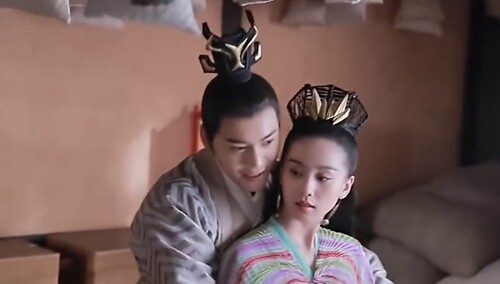 【星闻揭秘】刘诗诗陈伟霆花絮 元凌亲凤卿尘狂笑场