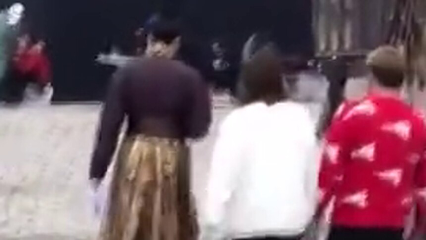 【陈伟霆《醉玲珑》探班】我们凌王帅气的背影 甜霆霆嘟嘴卖萌太犯规