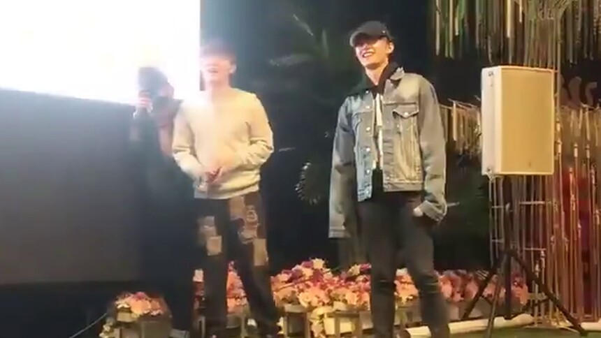 杨洋《武动乾坤》杀青宴饭拍 放飞自我变身嘻哈男孩