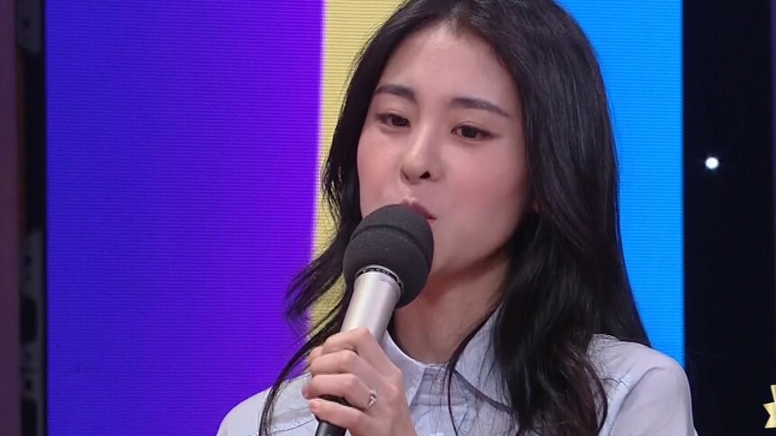 活捉一枚传奇女子 张碧晨演唱会提问歌迷：为啥要来？