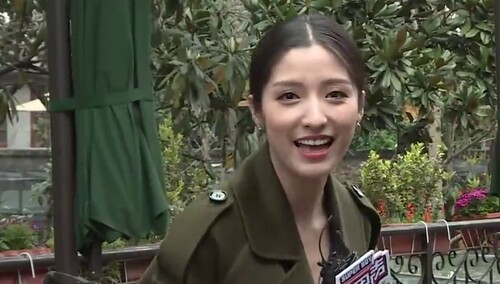 潘辰养眼上线COS白娘子 荣升特搜队长PK苏醒
