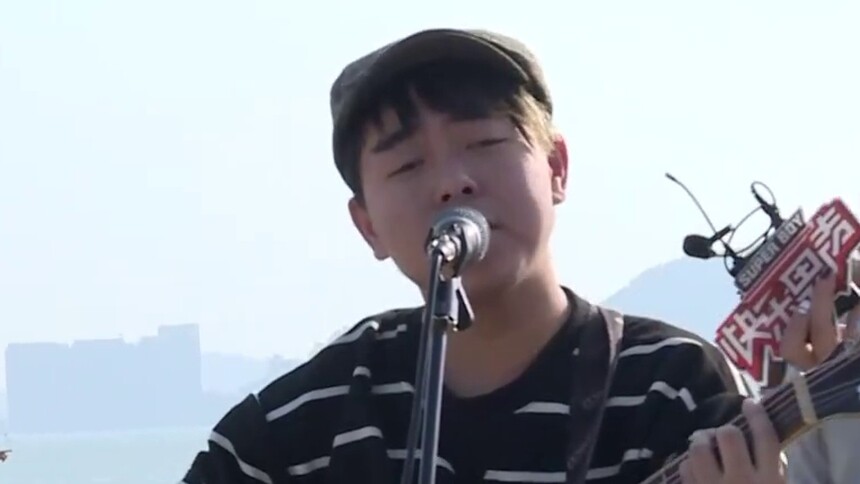 音乐才子走心弹唱原创获认可 付梦妮点赞棒棒哒