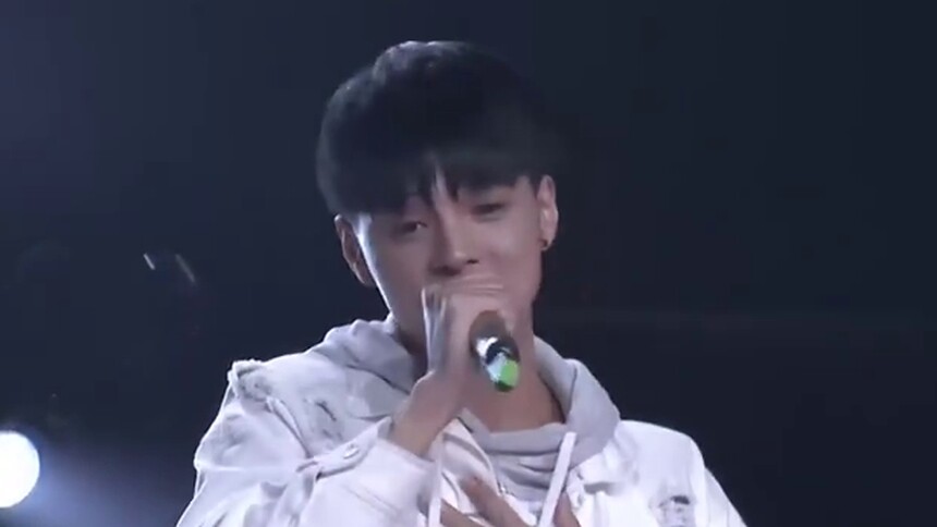2017快男全国300强：撞名李易峰！李一峰唱《爱你就等于爱自己》