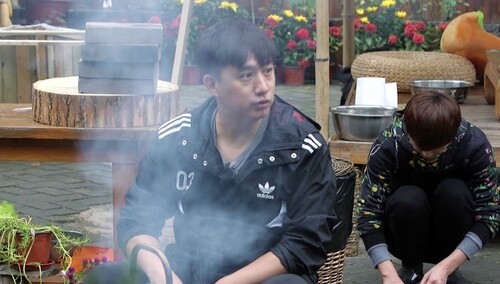 黄小厨为了度假抛弃学生？晚餐没着落李解被玩坏