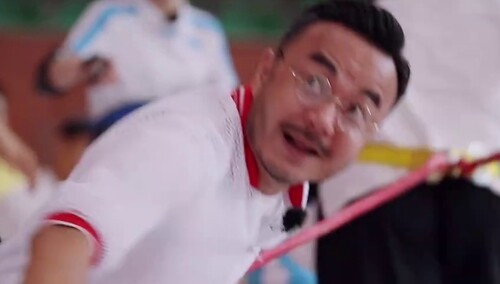 拼命！佛山洪金宝熊力闪了涵哥的腰
