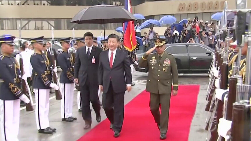 习近平结束对巴布亚新几内亚独立国 文莱达鲁萨兰国 菲律宾共和国国事访问并在巴新同建交太平洋岛国领导人会晤 出席亚太经合组织第二十六次领导人非正式会议回到北京