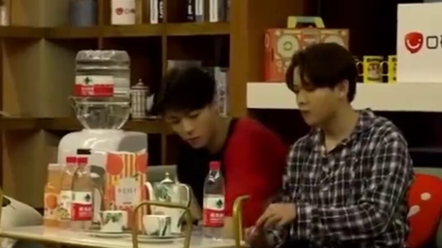 陈立农的美食时间，陈立农尤长靖宿舍大放送