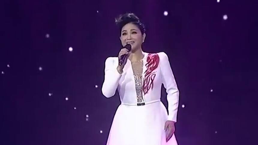 【民歌中国】易秒英《月亮花儿开》