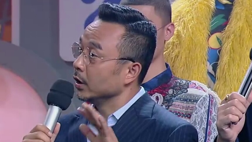 怪不得这么嫩 涵哥从小就穿碎花衬衫超时尚