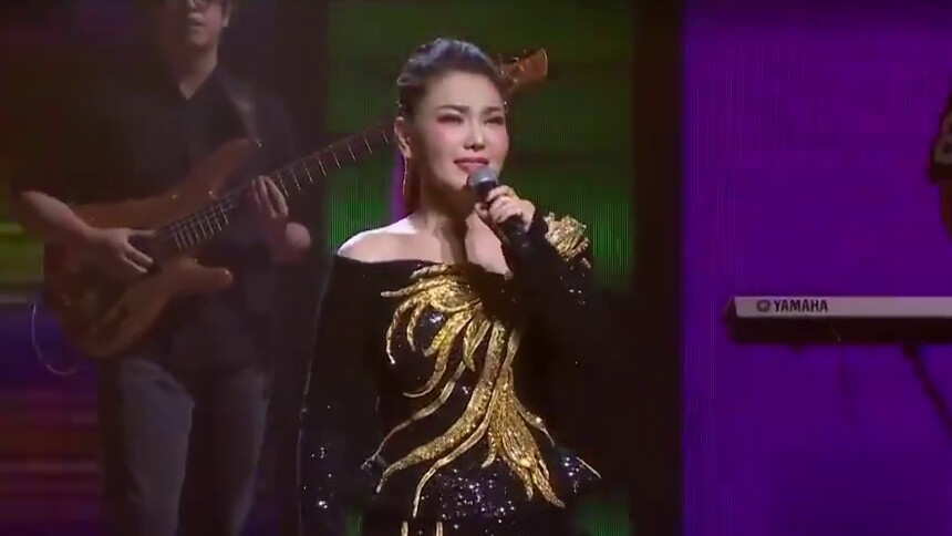 乌兰图雅《我的心里只有你没有他》