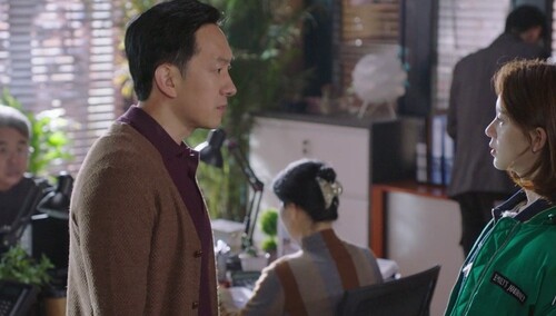 杨晓柔要进后厨惹出事！高兴“救人”还被怼了？
