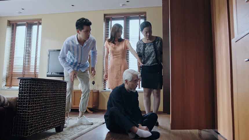 《如果，爱》第36集看点：骗局败露！周丽娜破釜沉舟将万家洗劫一空