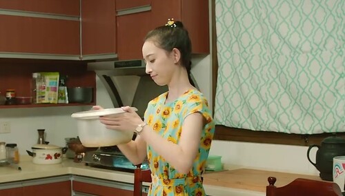 妈妈生病了？贴心芦苇给妈妈熬小米粥