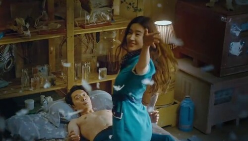 《二代妖精》片段：妖会玩！新婚之夜歃血为盟&暴力床咚