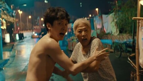 《二代妖精》片段：冯绍峰深夜裸奔上海滩