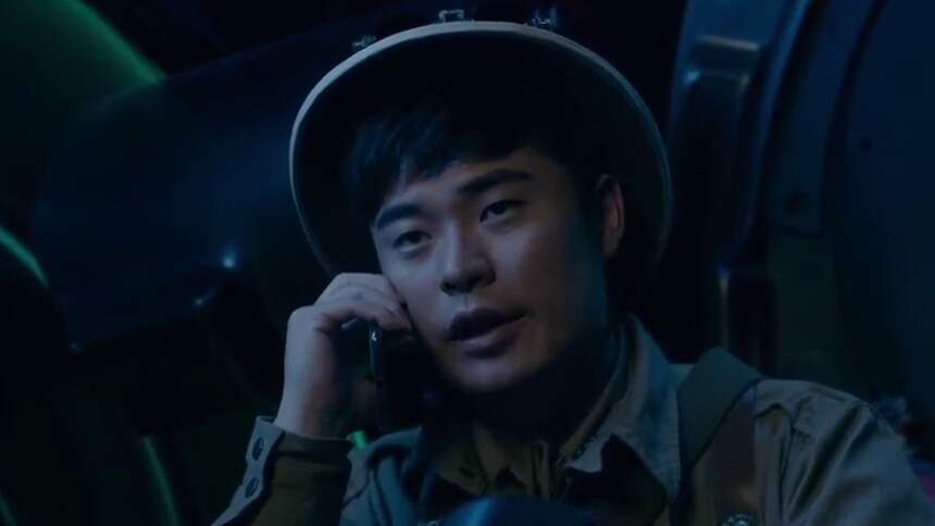 《爱情公寓》片段：众人墓底玩真心话大冒险 曾小贤表白胡一菲