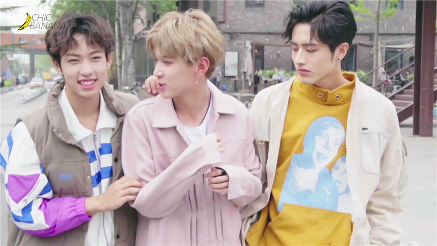 【香蕉街拍】李希侃罗正余明君X少年  ChicBanana