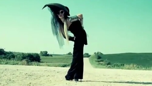 Lady gaga《You and I》