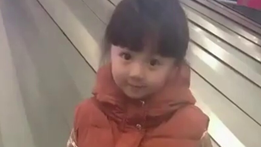 等待行李的山竹小可爱，如果将她打包寄到你家，你会接收嘛