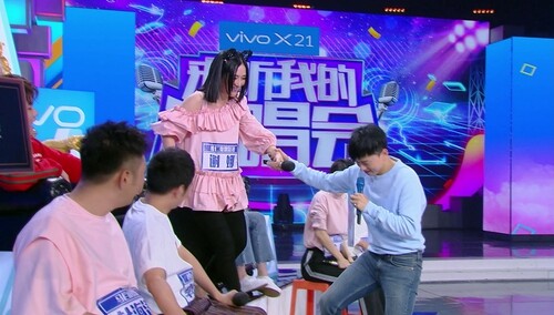 一个动作看出张杰到底有多宠谢娜！娜姐耍赖杰哥这么做，太恩爱了~