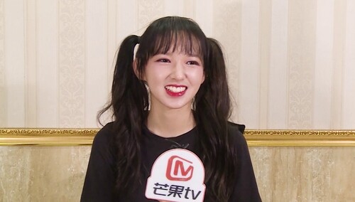 《勇敢的世界》专访：程潇女汉子属性爆发 化身美妆博主分享美妆技巧