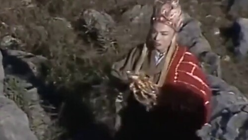 86版《西游记》片花：孙悟空被师傅救出五行山的精彩片段