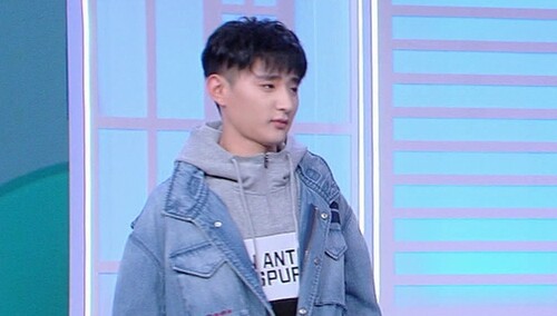 被于小彤的解释笑到头掉 在剧组拍戏忘词天天请导演喝奶茶