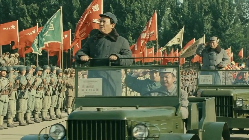 《决胜时刻》片段：毛泽东重回北平 阅兵仪式激动人心
