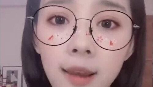 满满个站：鲁照华玩转10秒变脸