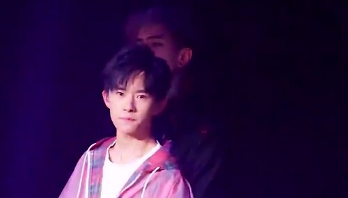 易烊千玺《Nothing To Lose》SOLO现场