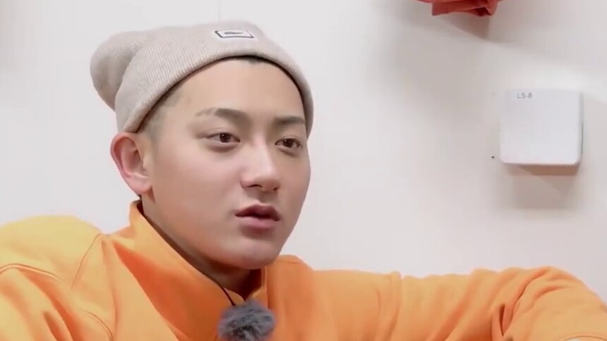 黄子韬幻想跟北极熊PK 为什么武松能打老虎我打不了北极熊？