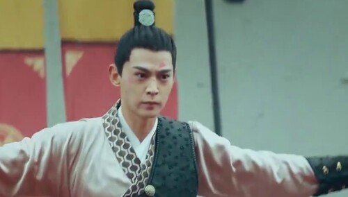 《惹不起的殿下大人》第30集看点：涂思熠重回游戏对战二公子