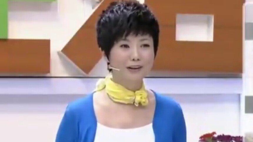 文怡现场挑战宋朝名菜“三不沾”
