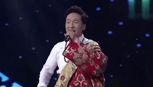 更却才仁《一百头牦牛》