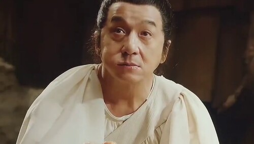 成龙大哥吃鸡被打断 真相有点残酷