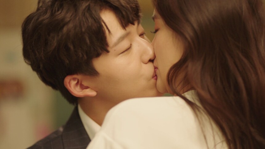 《马卡龙少女》第10集看点：万众期待的KISS来了！