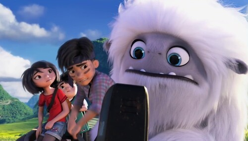 《雪人奇缘》“魔力启程”版预告 神秘雪人，高萌预警！