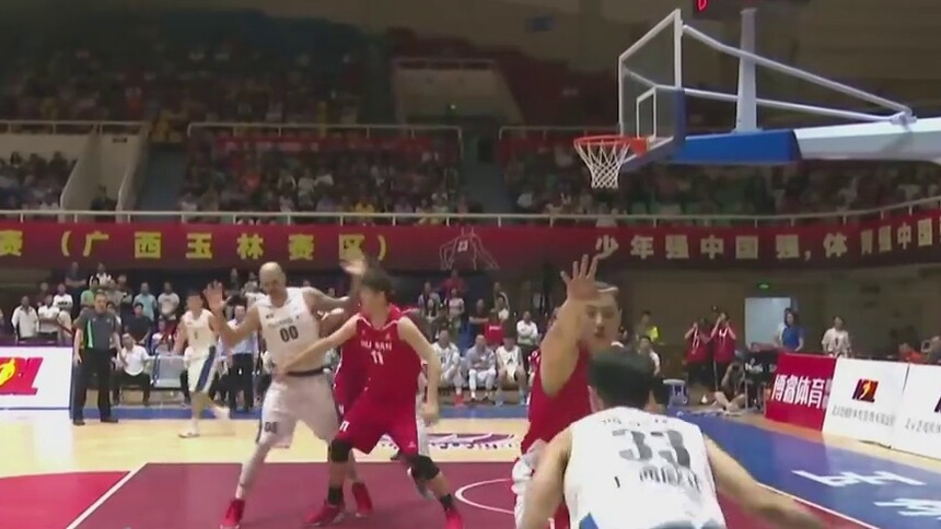 广西：梅奥“撞”琼斯 湖南不敌广西赛季首败