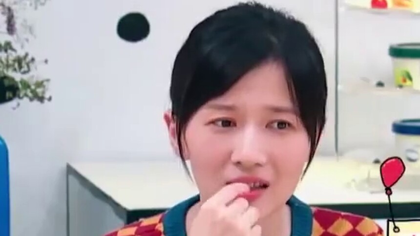 papi酱成名前就认识周冬雨？！曾指导周冬雨的毕业论文